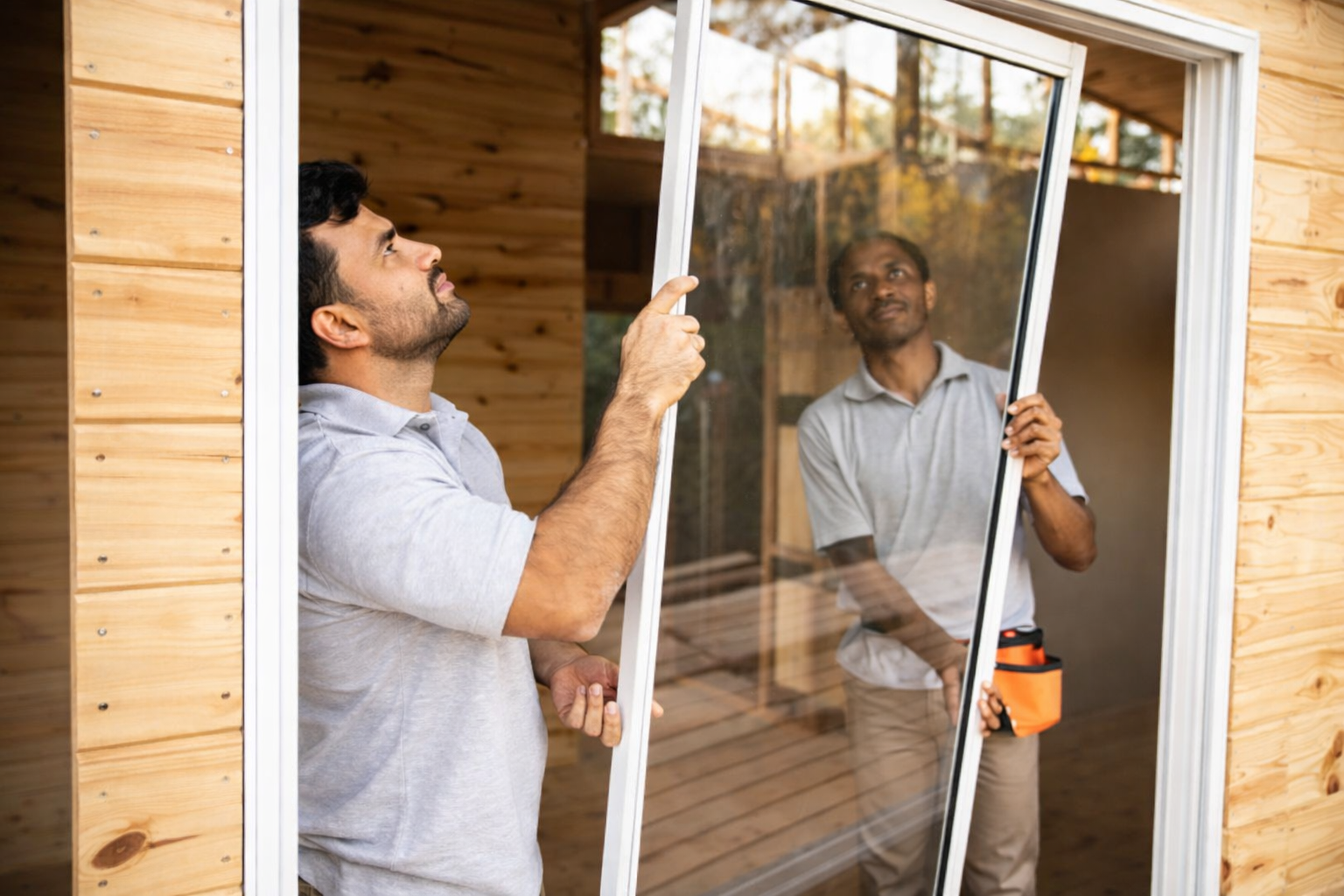 Kunde som får hjelp via Snekker Innlandet til å finne riktig snekker i Innlandet